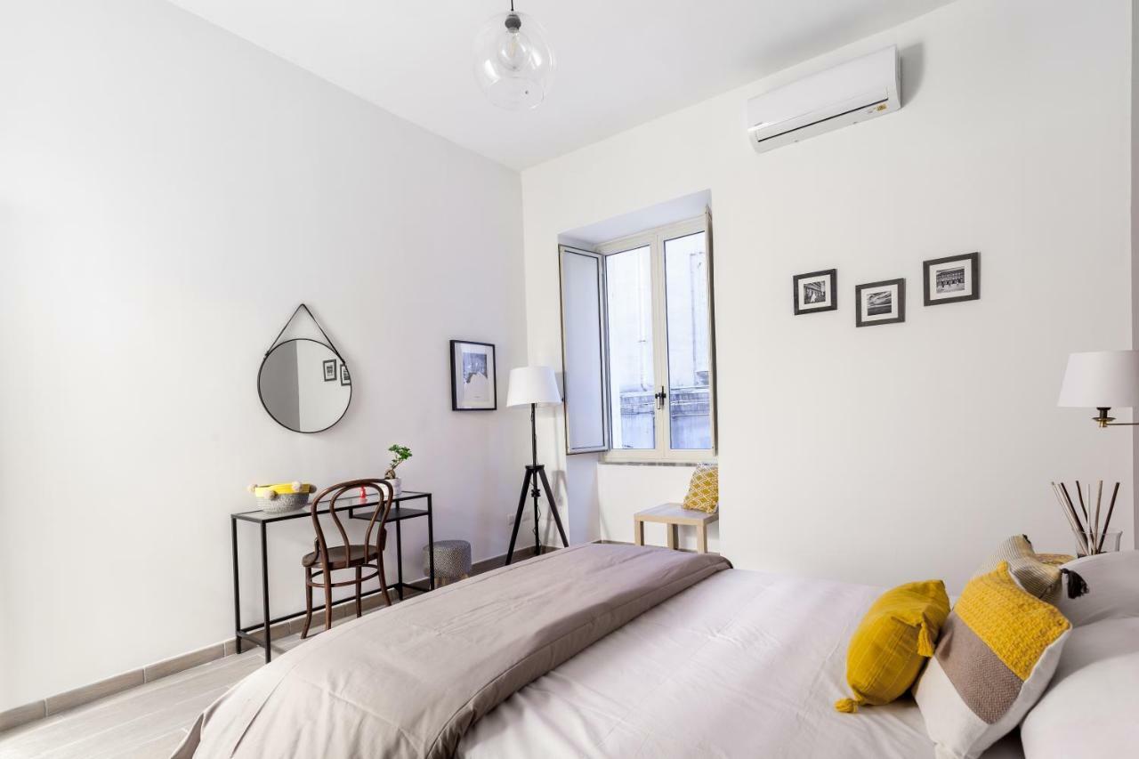 Manuela Apartments Centro Storico Naples Exterior photo